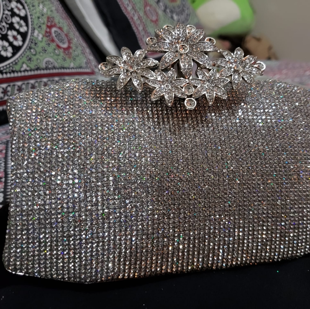 Silver clutch